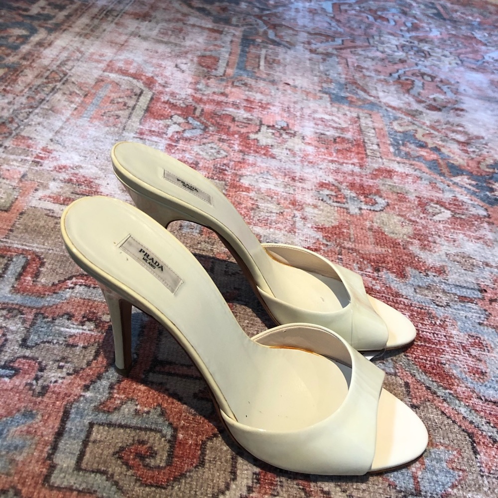 Prada buttercream heeled sandals size 38